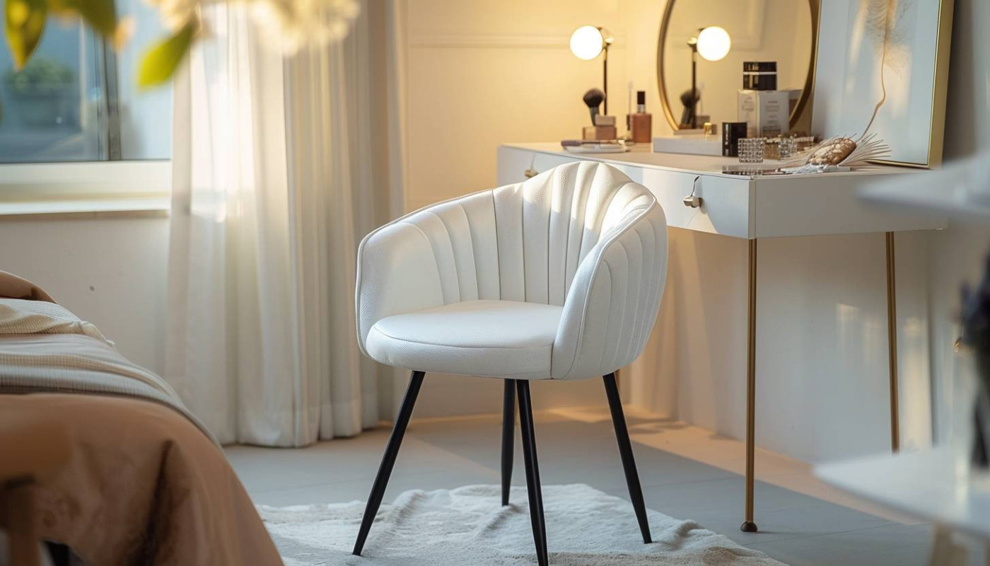 Conseils pour intégrer une chaise coiffeuse blanche dans votre décoration intérieure
